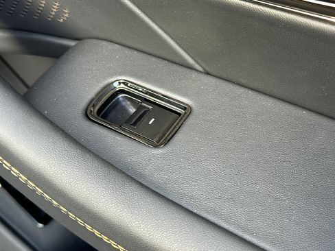 New 2025 Bentley Flying Spur Plug-In Hybrid image 18