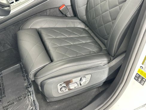 Used 2024 BMW X7 xDrive40i image 17