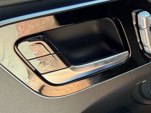 Certified 2025 Mercedes-Benz C 300 4MATIC Sedan image 23