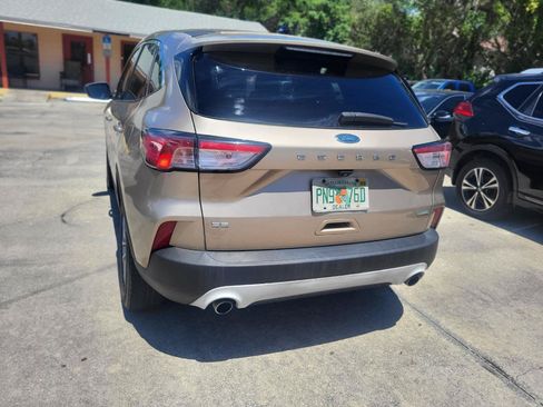 Used 2020 Ford Escape SE FWD image 30