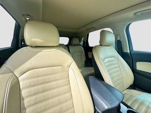 Used 2016 Ford Edge SEL w/ Equipment Group 201A AWD/4WD image 14