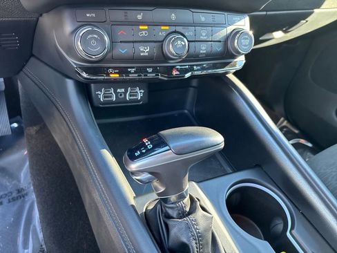 Used 2024 Dodge Durango SXT RWD image 23