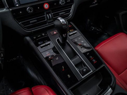 New 2026 Porsche Macan Turbo AWD/4WD image 19