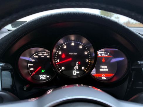 Used 2018 Porsche Macan image 34