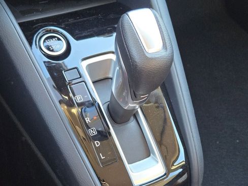 Used 2025 Nissan Versa SR w/ Trunk Package image 27