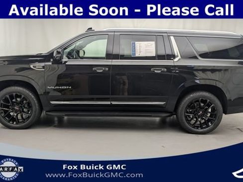 Certified 2023 GMC Yukon XL SLT w/ SLT Premium Package AWD/4WD image 8