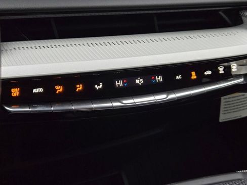 New 2026 Cadillac Optiq Luxury 1 image 21