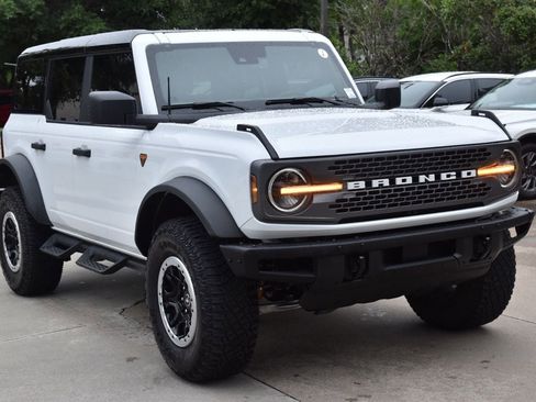 Certified 2024 Ford Bronco Badlands w/ Sasquatch Package AWD/4WD image 4