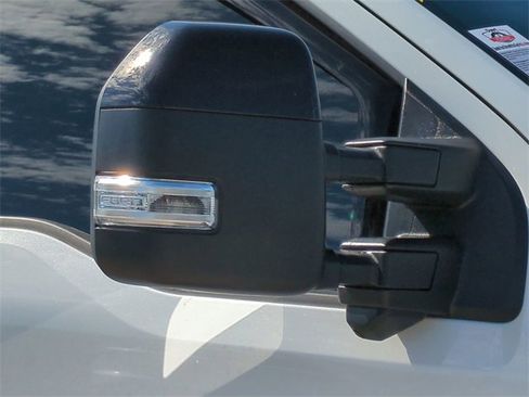 Used 2025 Ford F350 Platinum w/ FX4 Off-Road Package image 12