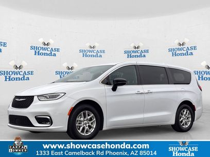 Used 2024 Chrysler Pacifica Touring