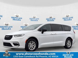 Used 2024 Chrysler Pacifica Touring FWD video 1