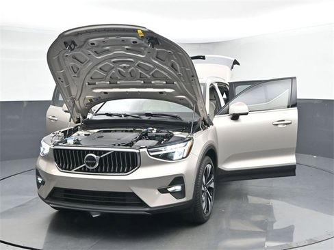 Used 2024 Volvo XC40 B5 Plus w/ Protection Package Premier image 52
