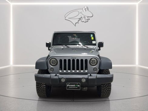 Used 2016 Jeep Wrangler Unlimited Rubicon w/ Dual Top Group AWD/4WD image 8