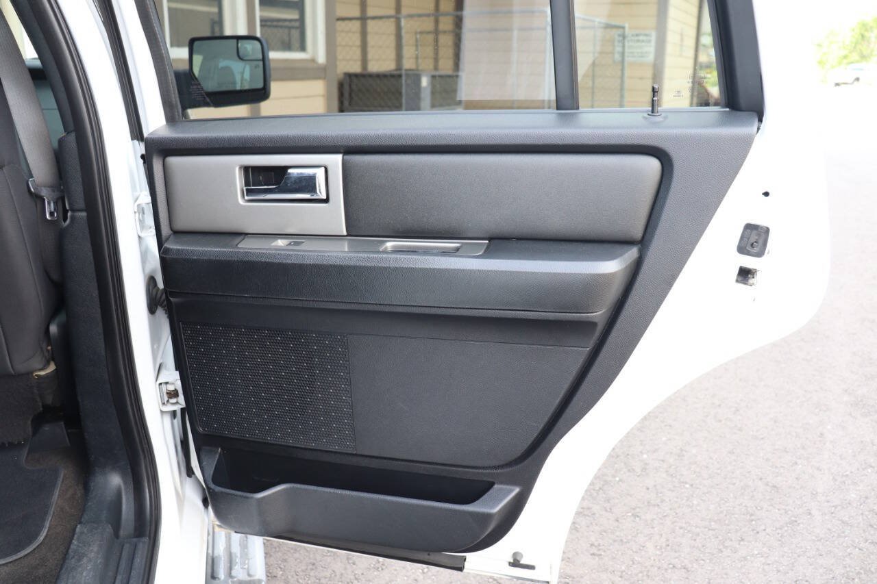 Used 2015 Ford Expedition XLT AWD/4WD image 30