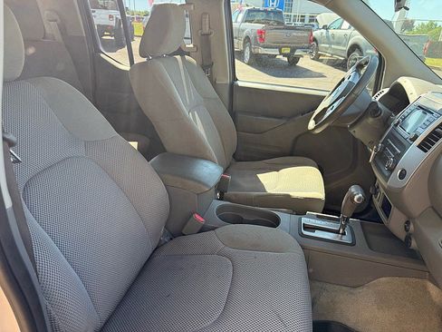 Used 2018 Nissan Frontier SV AWD/4WD image 19