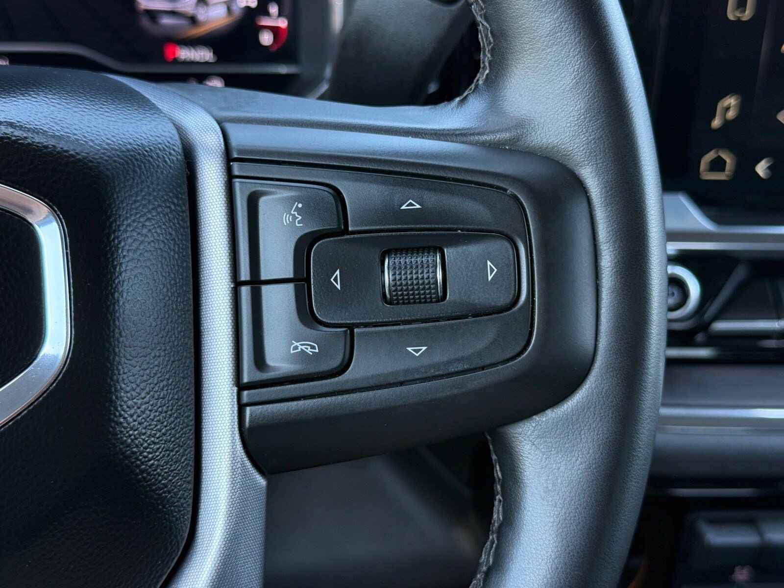 Used 2025 GMC Sierra 1500 SLT AWD/4WD image 16
