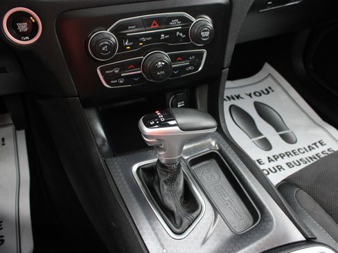 Used 2016 Dodge Charger R/T Scat Pack w/ Technology Group image 41