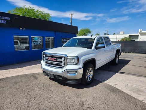 Used 2018 GMC Sierra 1500 SLT image 3