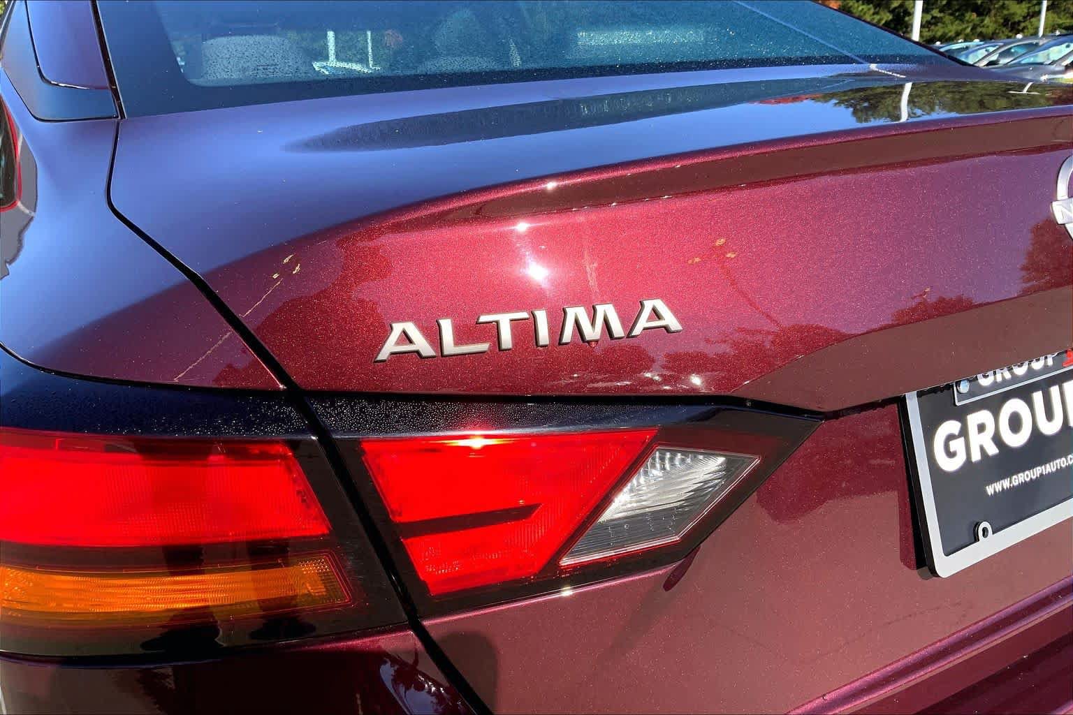 Used 2025 Nissan Altima 2.5 SV FWD image 31