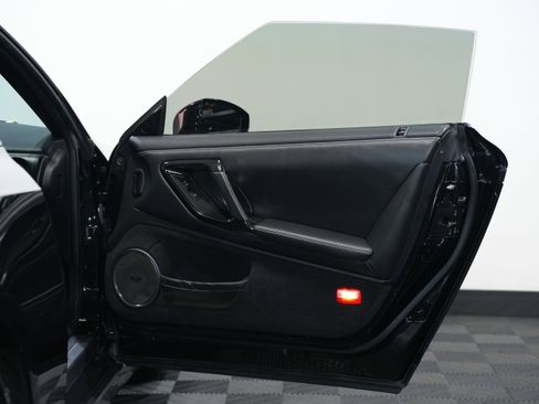 Used 2015 Nissan GT-R Premium image 25