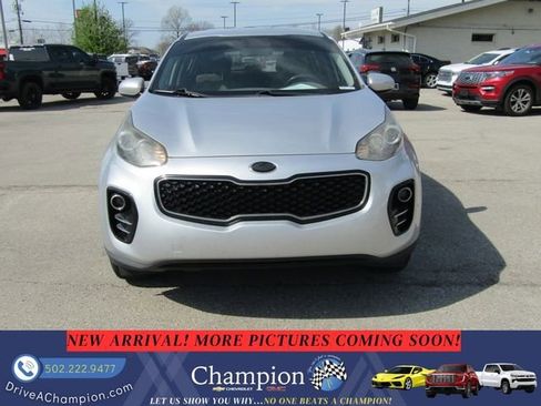 Used 2018 Kia Sportage LX image 2