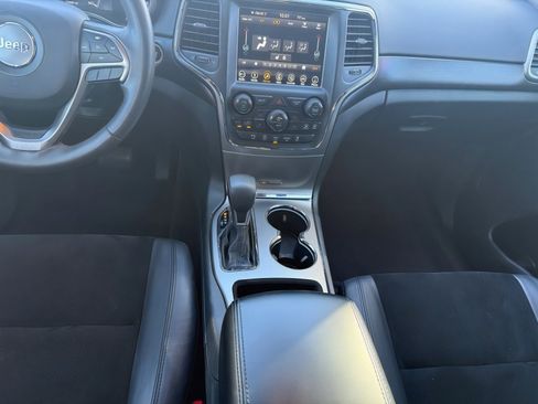 Used 2018 Jeep Grand Cherokee Altitude image 26