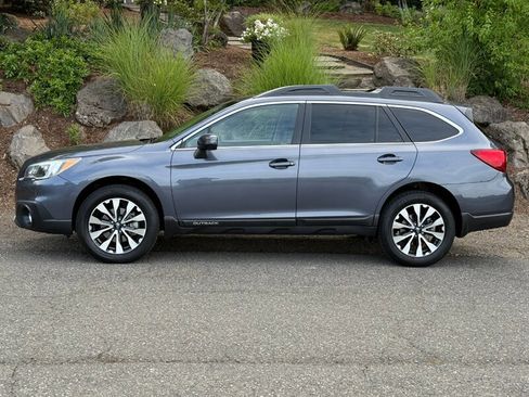 Used 2016 Subaru Outback 3.6R Limited image 2