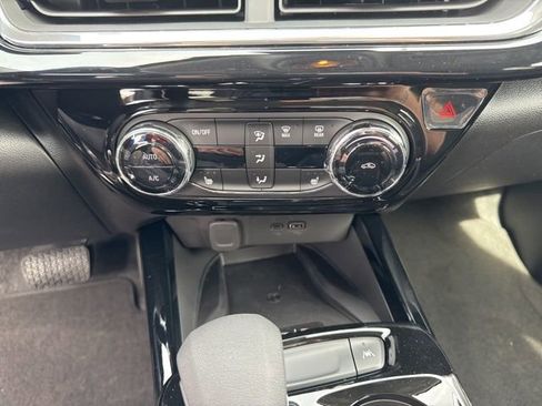 New 2026 Chevrolet Trax ACTIV w/ Sunroof Package FWD image 23