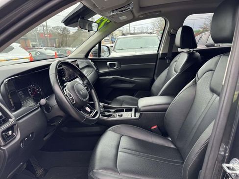 Used 2023 Kia Sorento S w/ Panoramic Sunroof Package FWD image 14
