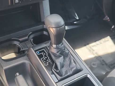 Used 2020 Toyota Tacoma TRD Sport AWD/4WD image 27
