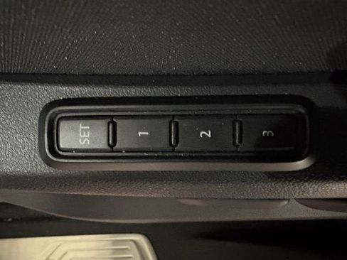 Used 2023 Volkswagen Atlas Cross Sport SEL image 10