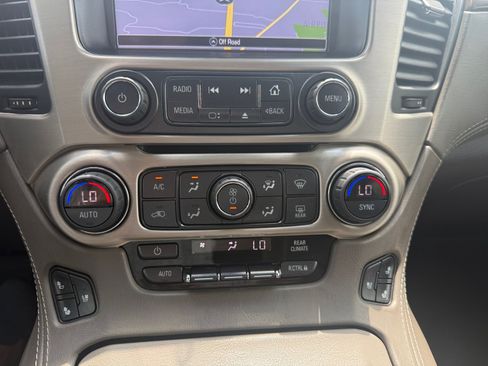 Certified 2019 GMC Yukon Denali w/ Denali Ultimate Package AWD/4WD image 17