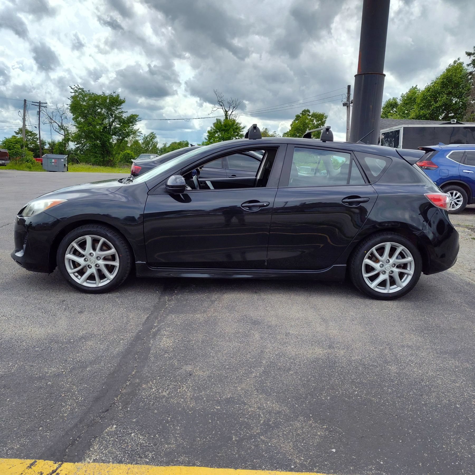 Used 2012 MAZDA MAZDA3 s Touring FWD image 2