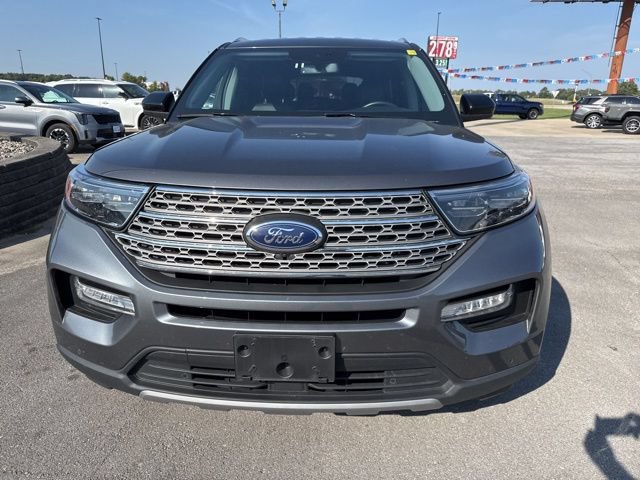 Used 2023 Ford Explorer Limited AWD/4WD image 3