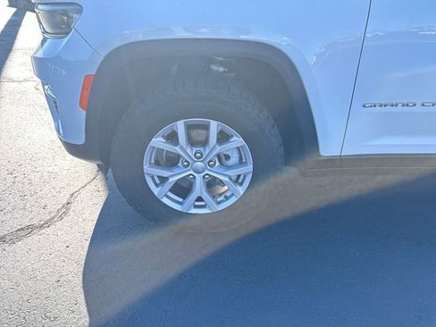 Used 2022 Jeep Grand Cherokee Limited image 27