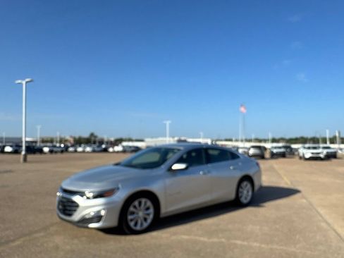 Used 2020 Chevrolet Malibu LT FWD image 9