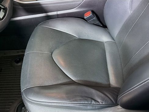 Used 2021 Toyota Highlander Limited image 18