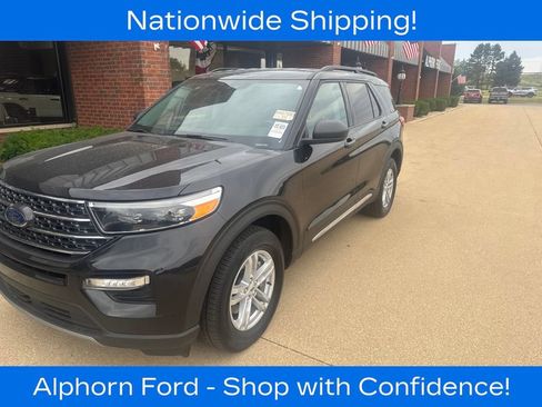 Used 2023 Ford Explorer XLT w/ Equipment Group 202A AWD/4WD image 3