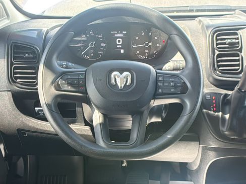 Used 2025 RAM ProMaster 2500 w/ Convenience Group FWD image 18