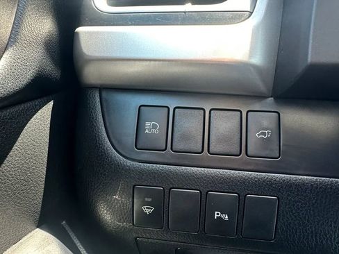Used 2018 Toyota Highlander Limited AWD/4WD image 14