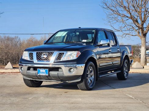 Used 2014 Nissan Frontier SL image 3