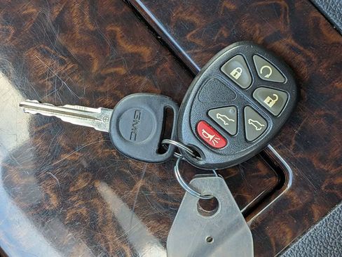 Used 2014 GMC Yukon XL Denali image 31