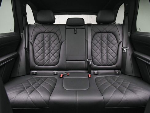 Used 2024 BMW X5 xDrive40i w/ Parking Assistance Package image 19