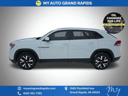 Used 2023 Volkswagen Atlas Cross Sport SE image 8