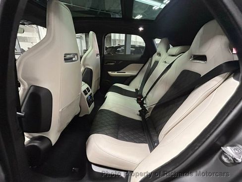 Used 2020 Jaguar F-PACE SVR image 21