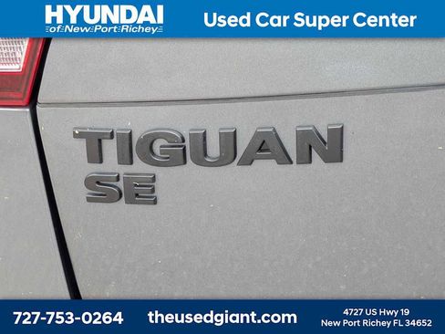 Used 2018 Volkswagen Tiguan SE FWD image 13