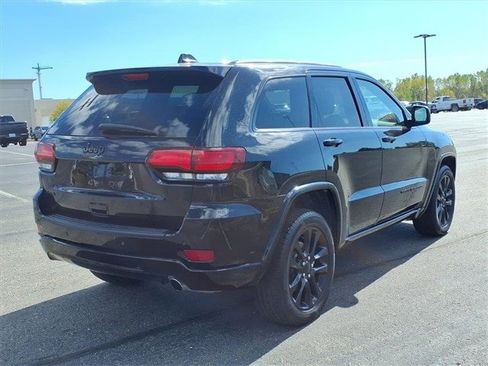 Certified 2021 Jeep Grand Cherokee Laredo X image 4