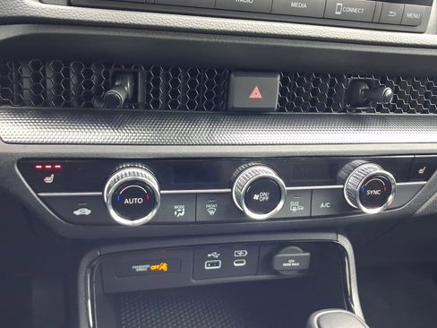 Used 2025 Honda CR-V Sport image 17