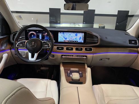 Used 2021 Mercedes-Benz GLE 350 4MATIC image 2