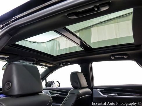 Certified 2025 Cadillac XT5 Premium Luxury image 11